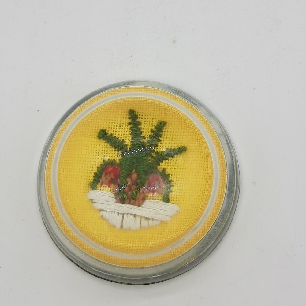 VINTAGE Paperweight - Picture 3 of 4
